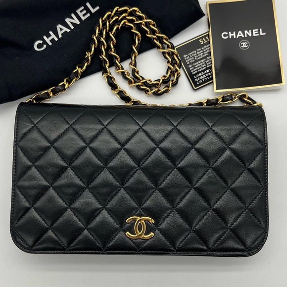 CHANEL Handbags - Authentic Chanel vintage black Lambskin quilted full flap chain bag (B)